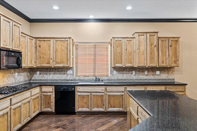 5620 Cobbler Ln, Linda, CA 95901