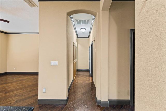 5620 Cobbler Ln, Linda, CA 95901