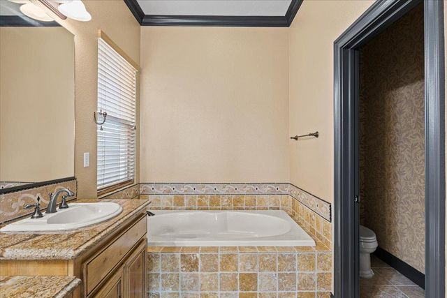 5620 Cobbler Ln, Linda, CA 95901