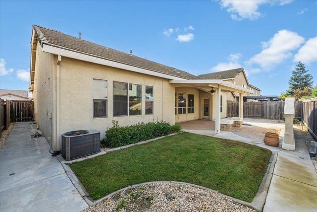 5620 Cobbler Ln, Linda, CA 95901