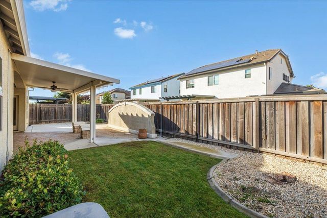 5620 Cobbler Ln, Linda, CA 95901