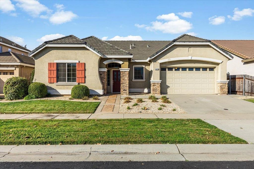 5620 Cobbler Ln, Linda, CA 95901