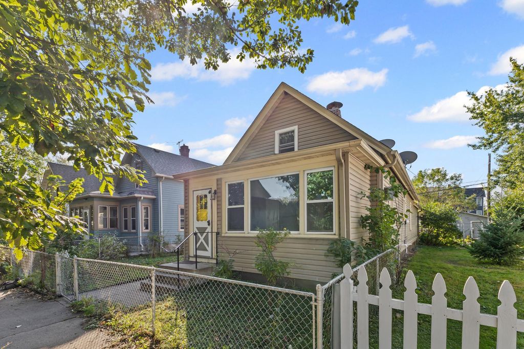 610 Charles Avenue, Saint Paul, MN 55103