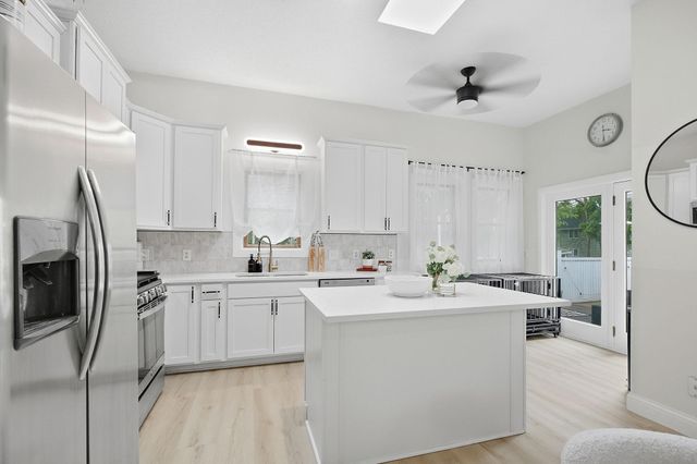3257 Grimes Avenue N, Robbinsdale, MN 55422