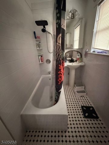 454 Stanley Pl, Rahway City, NJ 07065