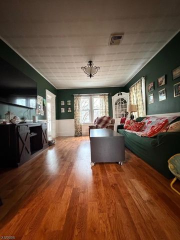 454 Stanley Pl, Rahway City, NJ 07065