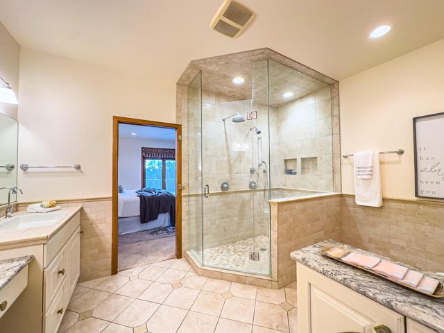 11604 N Granville ROAD, Mequon, WI 53097
