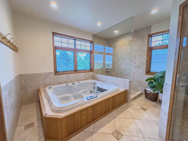 11604 N Granville ROAD, Mequon, WI 53097