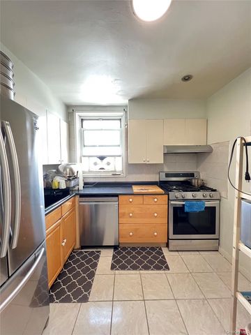 60-11 Broadway 6k, Woodside, NY 11377