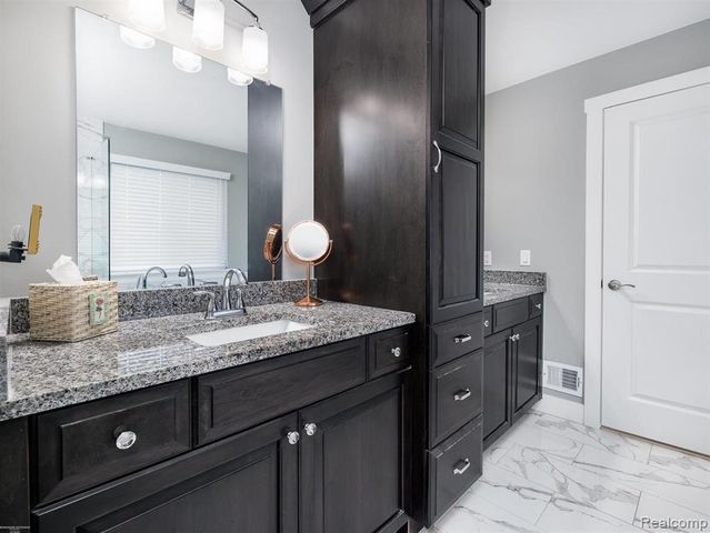 47705 Card Road, Macomb, MI 48044