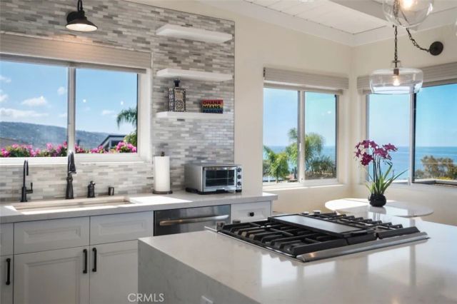 284 Chiquita, Laguna Beach, CA 92651