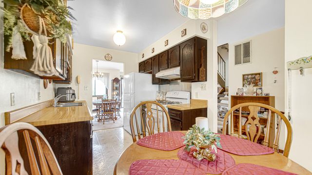 2105 Tupelo Lane, Chesterton, IN 46304