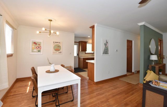 4075 S Troy AVENUE, Saint Francis, WI 53235