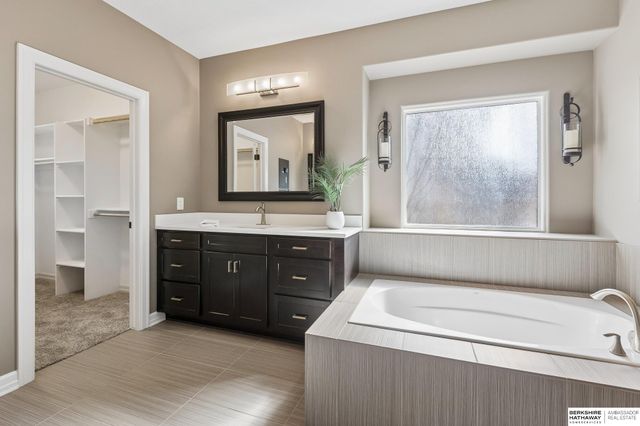 1606 Blue Sage Parkway, Elkhorn, NE 68022