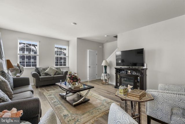 110 JONAGOLD DR, Glassboro, NJ 08028