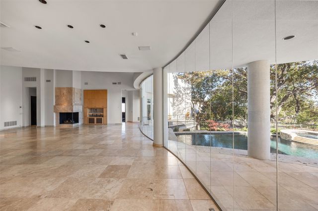 1108 Shady Oaks Lane, Westover Hills, TX 76107