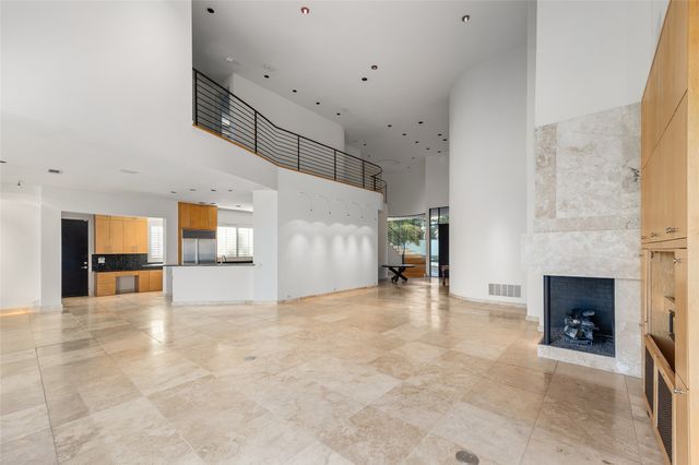 1108 Shady Oaks Lane, Westover Hills, TX 76107