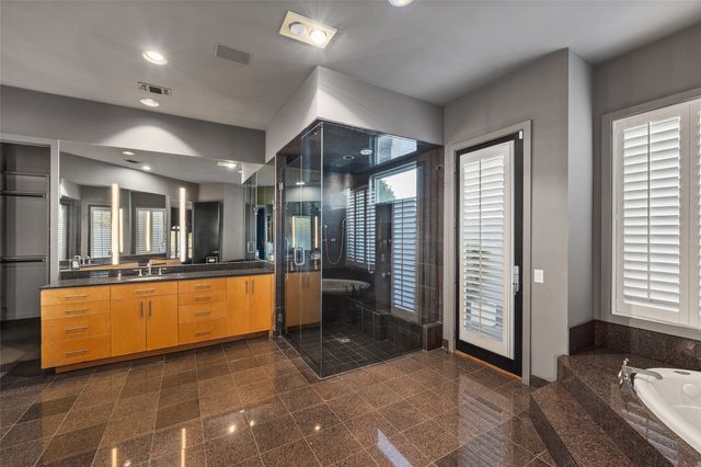 1108 Shady Oaks Lane, Westover Hills, TX 76107