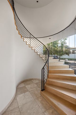 1108 Shady Oaks Lane, Westover Hills, TX 76107