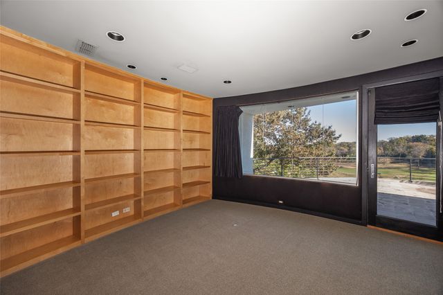 1108 Shady Oaks Lane, Westover Hills, TX 76107