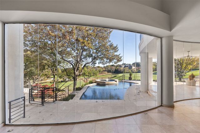 1108 Shady Oaks Lane, Westover Hills, TX 76107