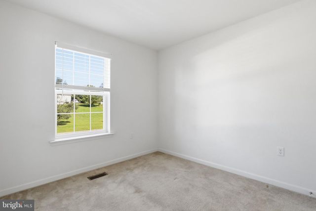 65 DARIEN DR, Bunker Hill, WV 25413