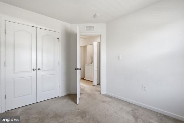 65 DARIEN DR, Bunker Hill, WV 25413