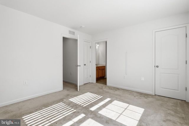 65 DARIEN DR, Bunker Hill, WV 25413