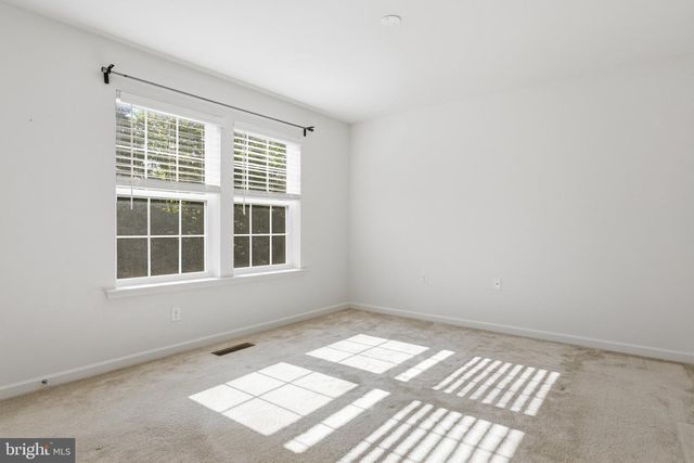 65 DARIEN DR, Bunker Hill, WV 25413