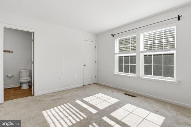 65 DARIEN DR, Bunker Hill, WV 25413