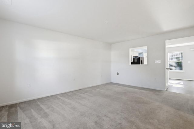 65 DARIEN DR, Bunker Hill, WV 25413