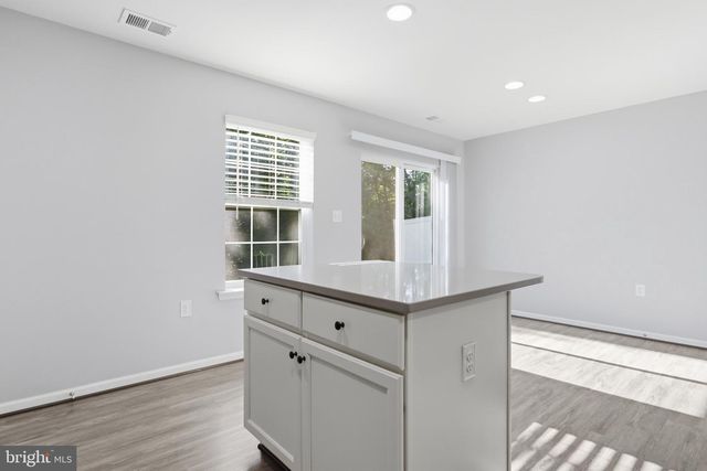 65 DARIEN DR, Bunker Hill, WV 25413