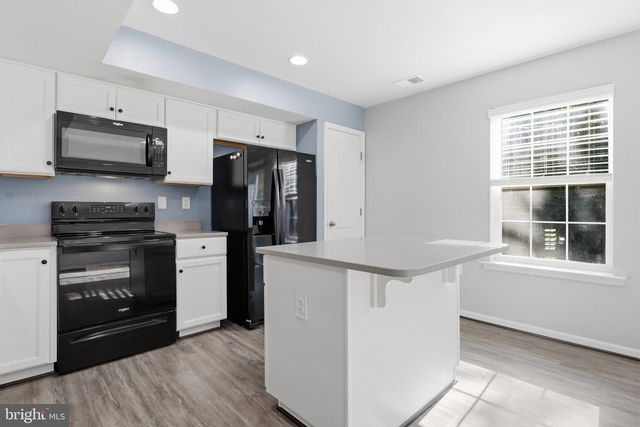 65 DARIEN DR, Bunker Hill, WV 25413