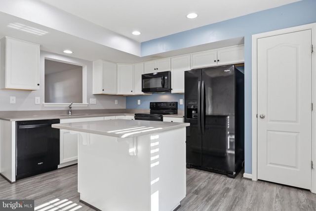 65 DARIEN DR, Bunker Hill, WV 25413