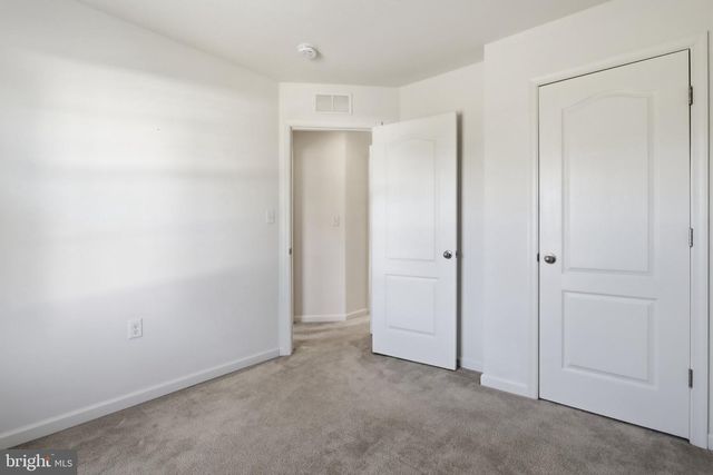 65 DARIEN DR, Bunker Hill, WV 25413