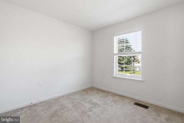 65 DARIEN DR, Bunker Hill, WV 25413