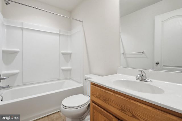 65 DARIEN DR, Bunker Hill, WV 25413