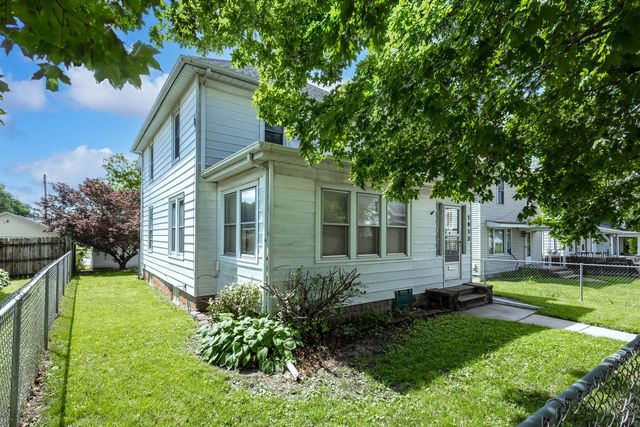 1913 10TH Street, Moline, IL 61265