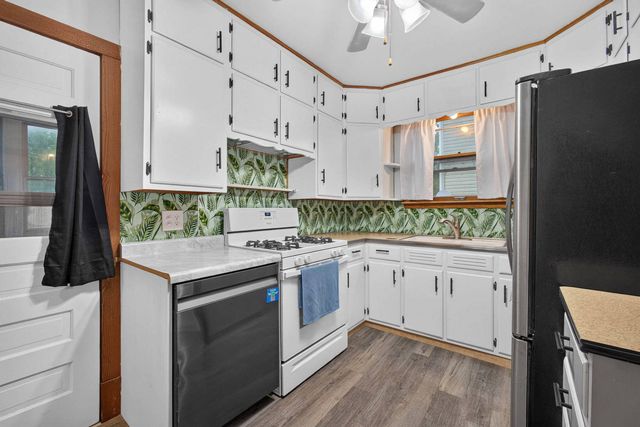 1913 10TH Street, Moline, IL 61265