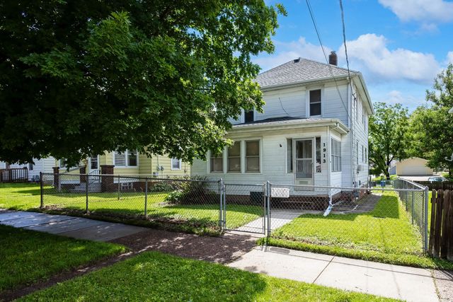 1913 10TH Street, Moline, IL 61265