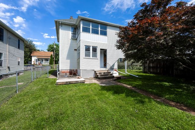 1913 10TH Street, Moline, IL 61265