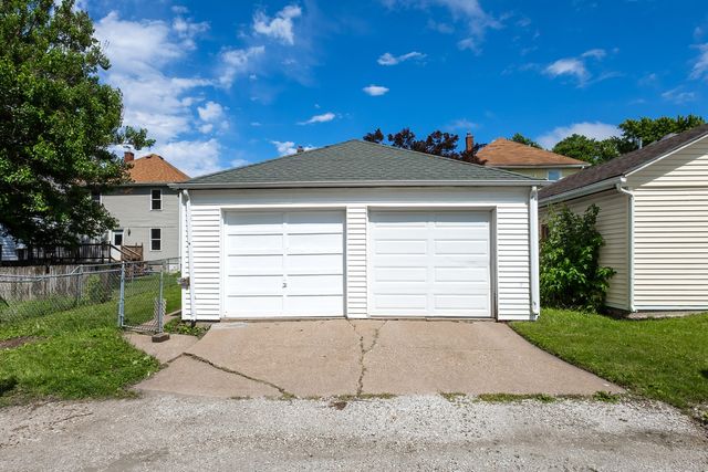 1913 10TH Street, Moline, IL 61265