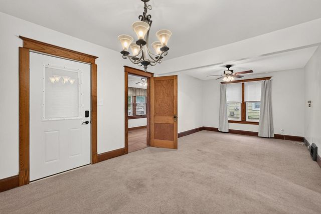 1913 10TH Street, Moline, IL 61265