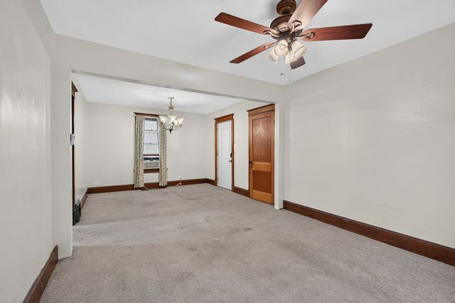 1913 10TH Street, Moline, IL 61265