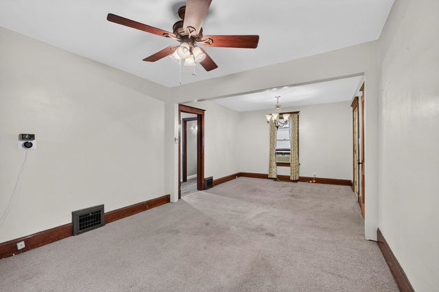 1913 10TH Street, Moline, IL 61265