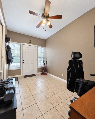 800 Kerry Lane, Azle, TX 76020