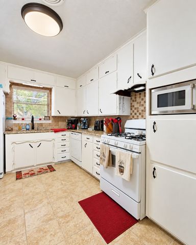 800 Kerry Lane, Azle, TX 76020