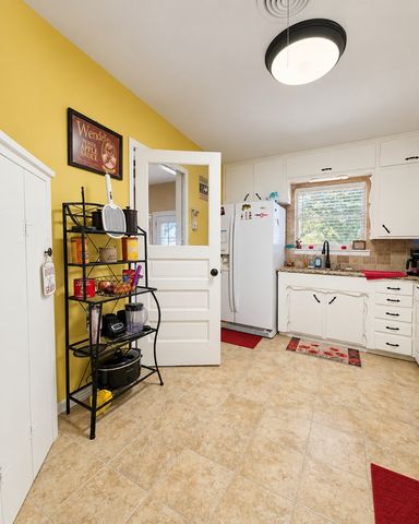 800 Kerry Lane, Azle, TX 76020