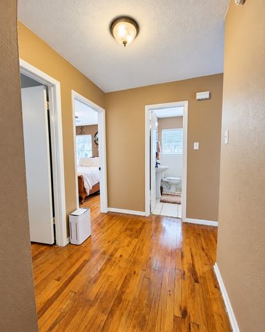 800 Kerry Lane, Azle, TX 76020