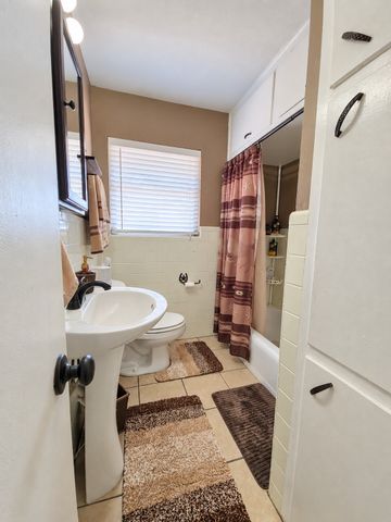 800 Kerry Lane, Azle, TX 76020